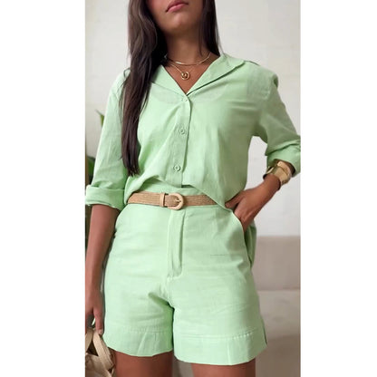 Dame kombi-sæt bestående af bluse og shorts med elegant snit Stilla