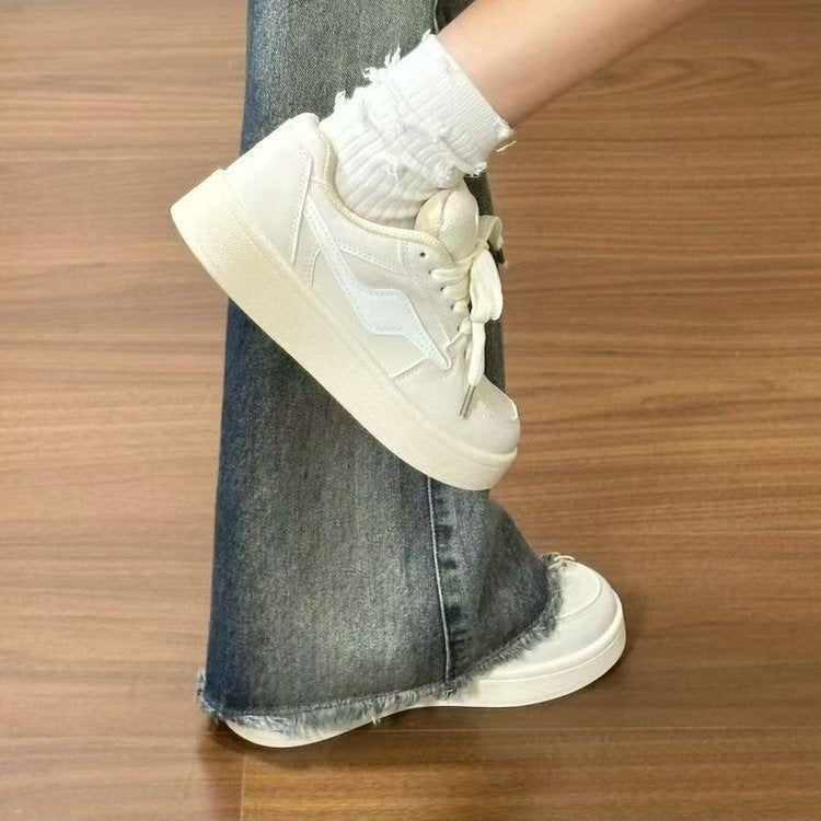 Dame komfortable sneakers i moderne design med tyk sål Stilla