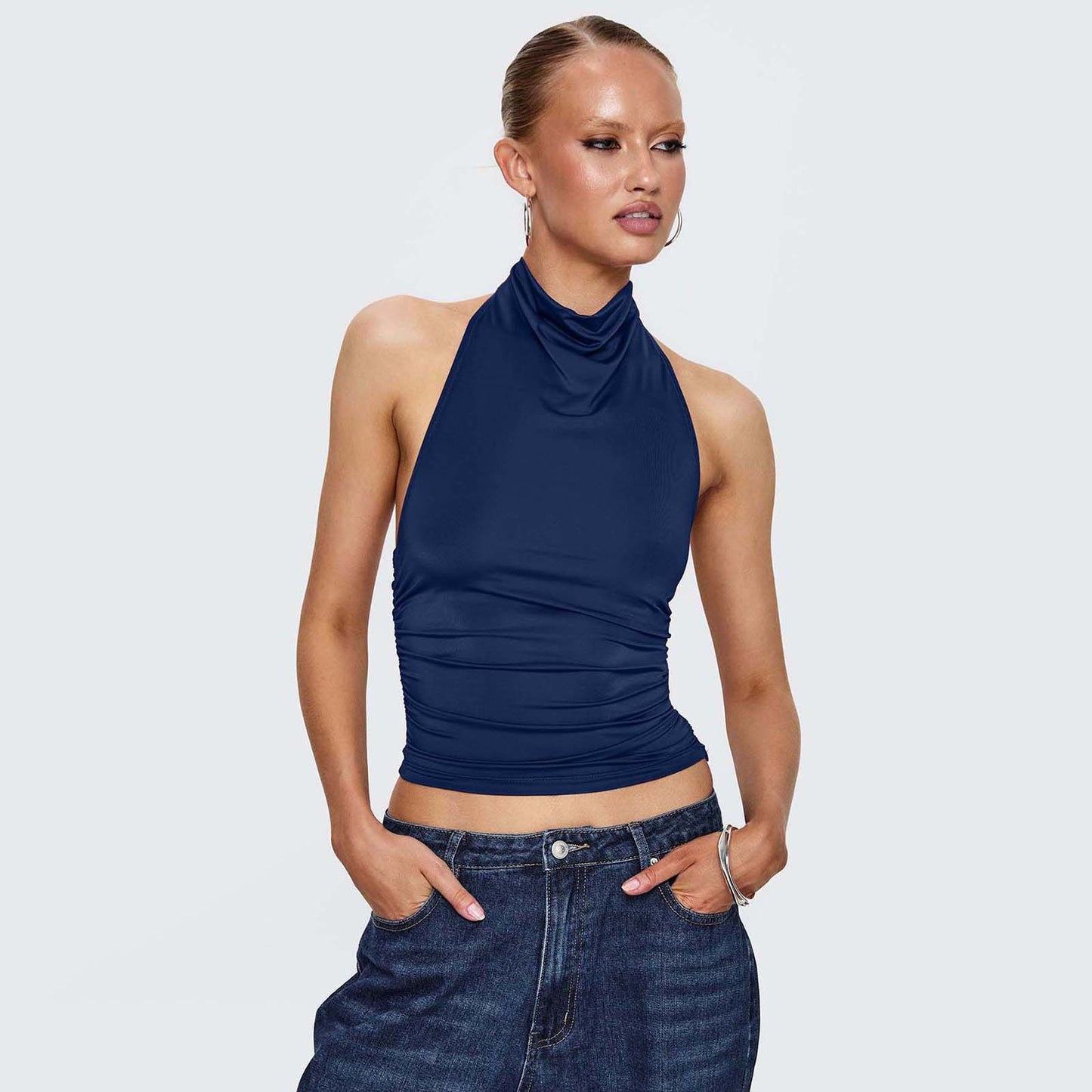 Dame afslappet crop-top med høj halsudskæring og dekorativ ruching Stilla