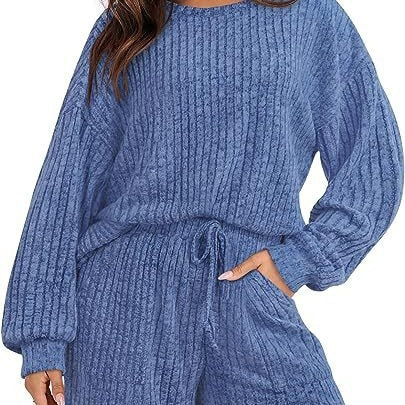 Dame afslappet Relax-sæt med løs trøje og shorts i blødt materiale Stilla