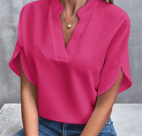 Dame elegant top med moderne sideslids og V-hals Stilla