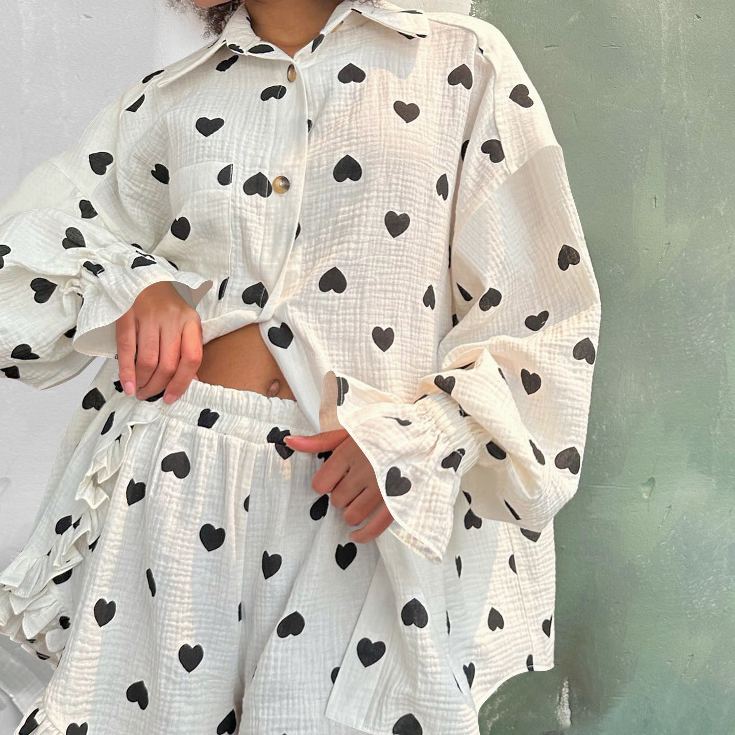 Dame afslappet hjerte mønster pyjamasæt med volangdetaljer Stilla