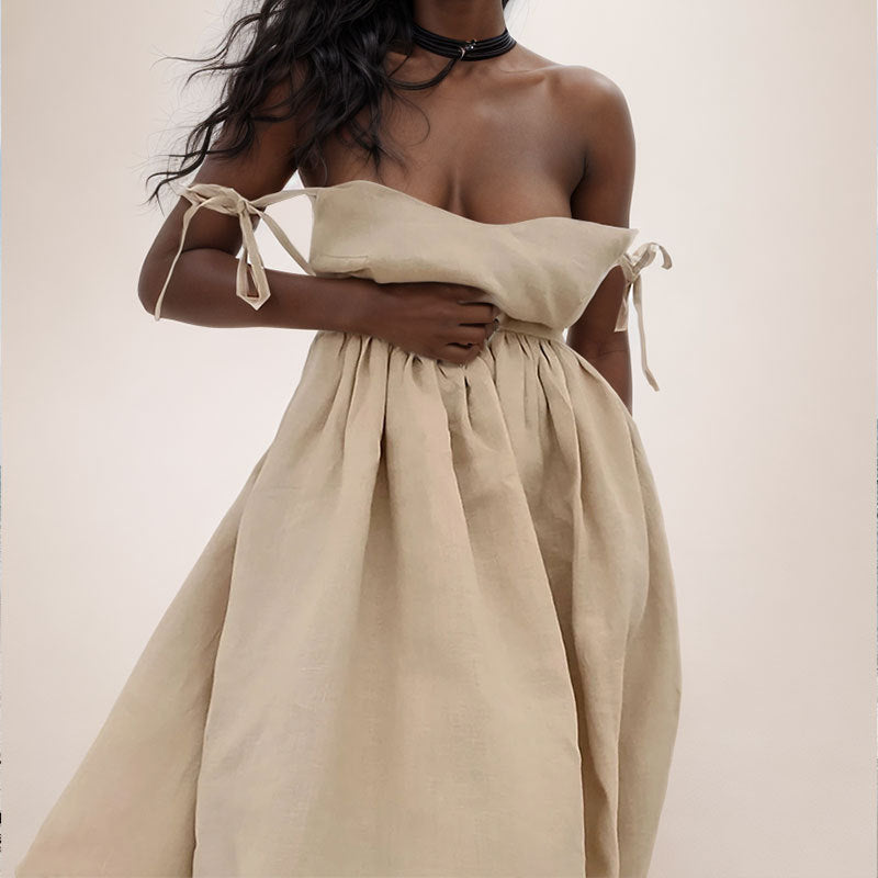 Dame afslappet maxikjole med smal V-udskæring og flydende skørt Stilla