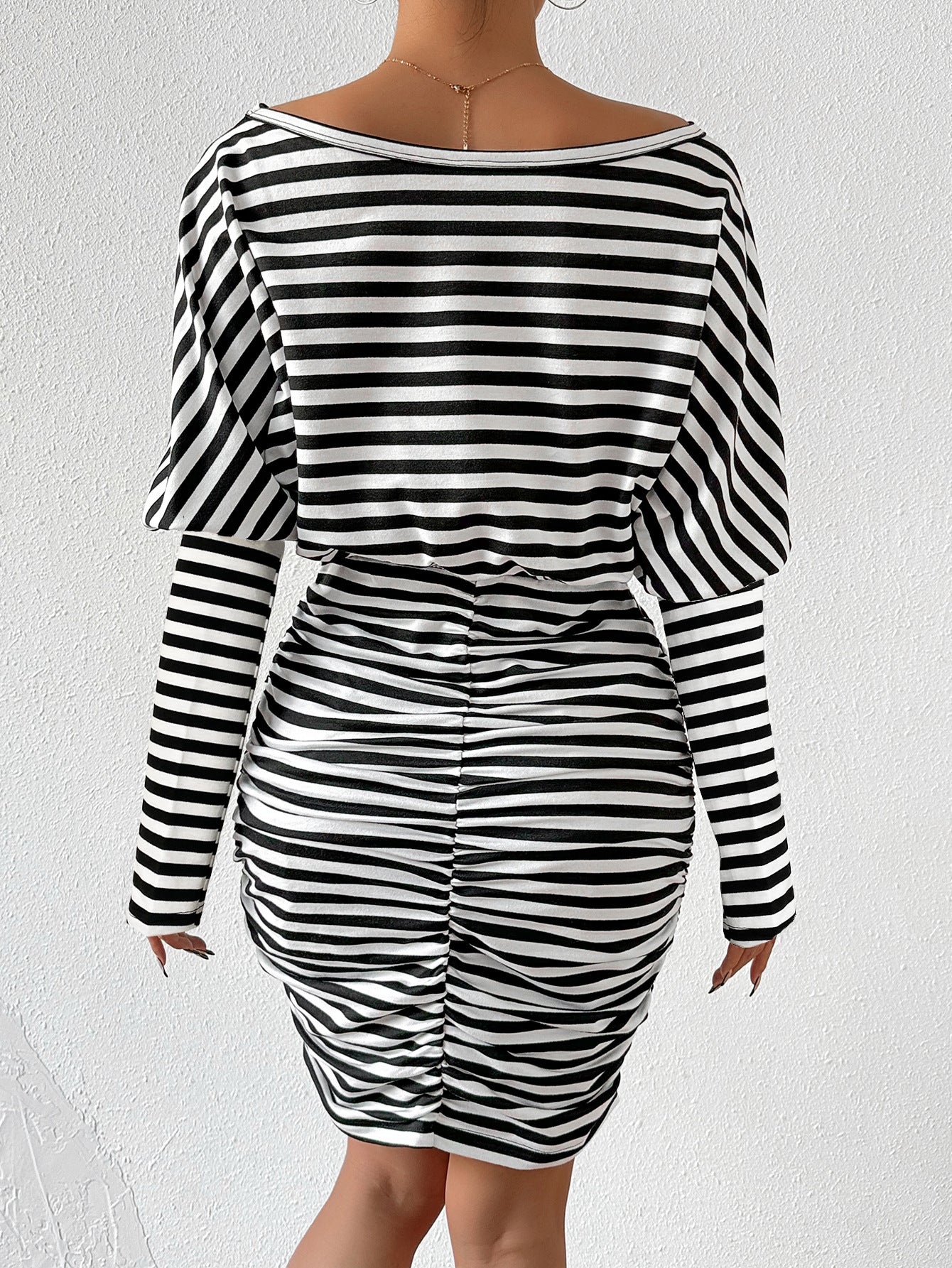 Dame afslappet strandkjole med asymmetrisk snit og rynk Stilla