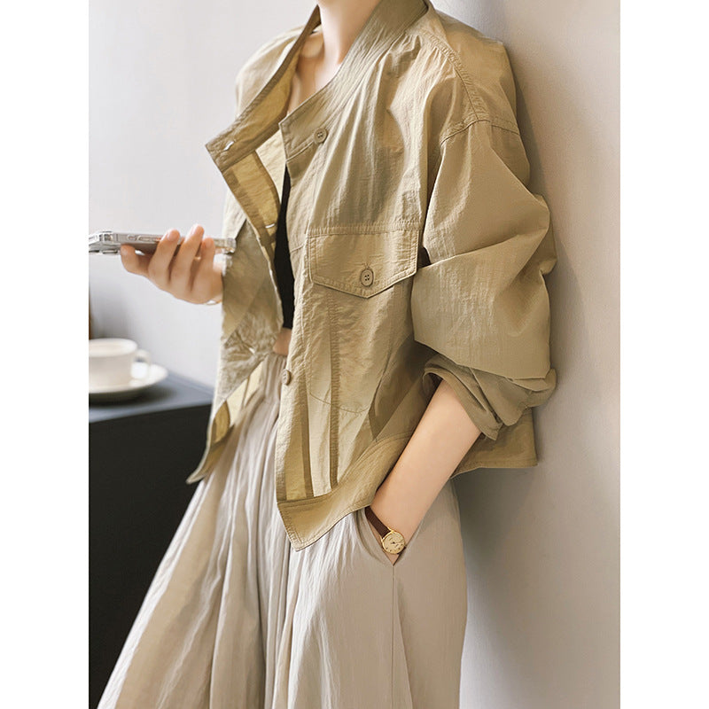 Dame afslappet cropped skjorte med knapdetaljer og praktiske lommer Stilla