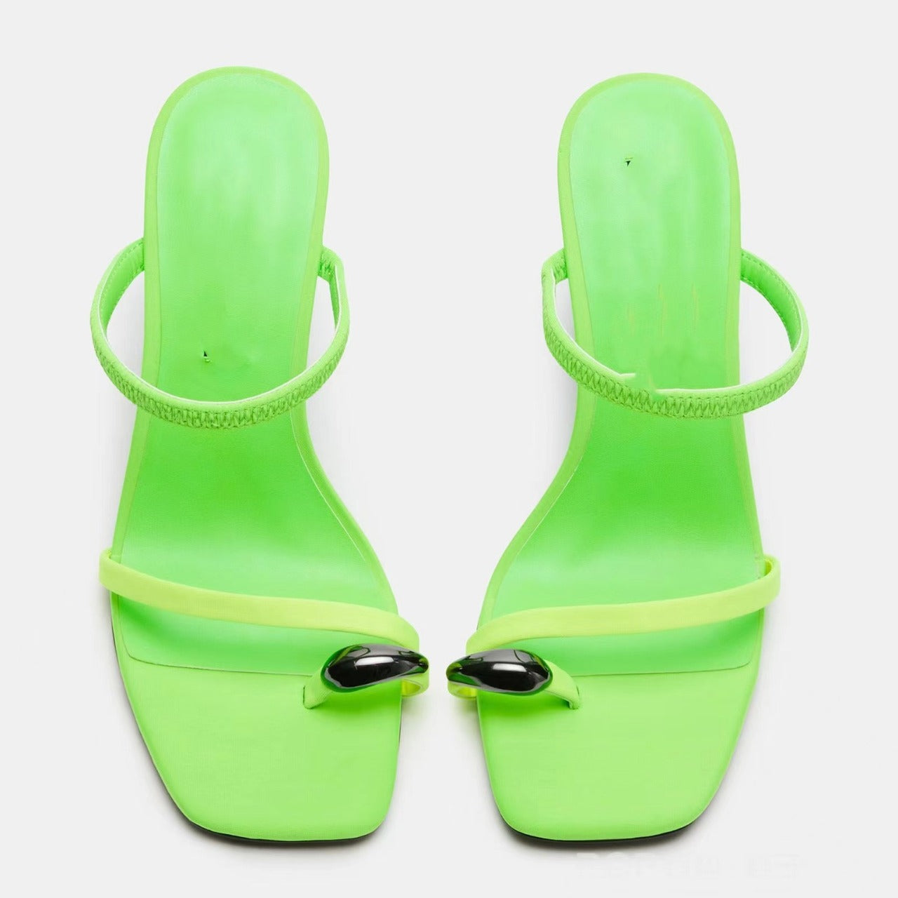 Femme Modern Åbne Tå-Hæle Mules med Skulpturel Design Stilla