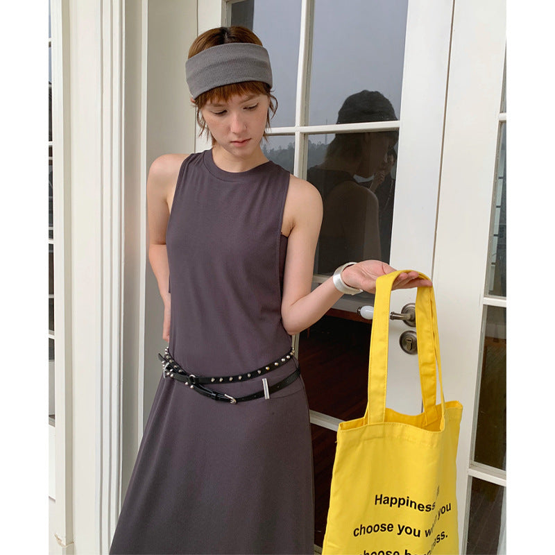 Dame afslappet maxikjole med asymmetrisk snit og stiligt bælte Stilla