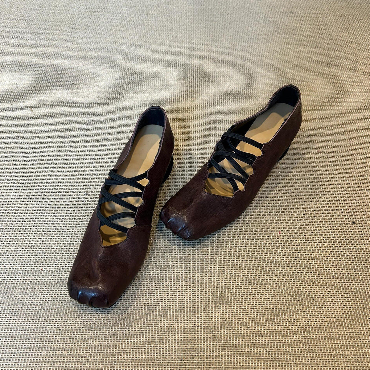 Femme Unique Cutout Design Mary Jane Hæle Stilla