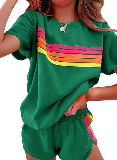 Dame afslappet fritids-sæt med stribet T-shirt og shorts Stilla