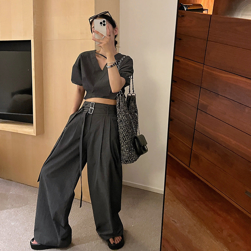 Dame cropped top med bred pasform og moderne detaljer Stilla