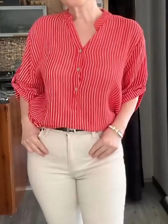 Dame afslappet bluse med knaplukning og stribemønster Stilla