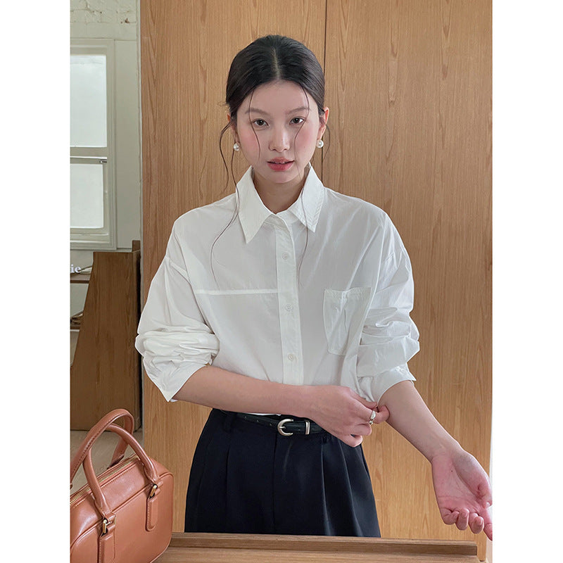 Dame afslappet bluse med en elegant sweaterkrave og moderne snit Stilla