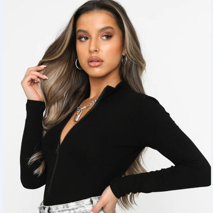 Dame Langærmet Bodysuit med moderne lynlås og figursyet design Stilla