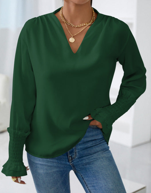 Dame elegant bluse med rufledetaljer og V-udskæring Stilla