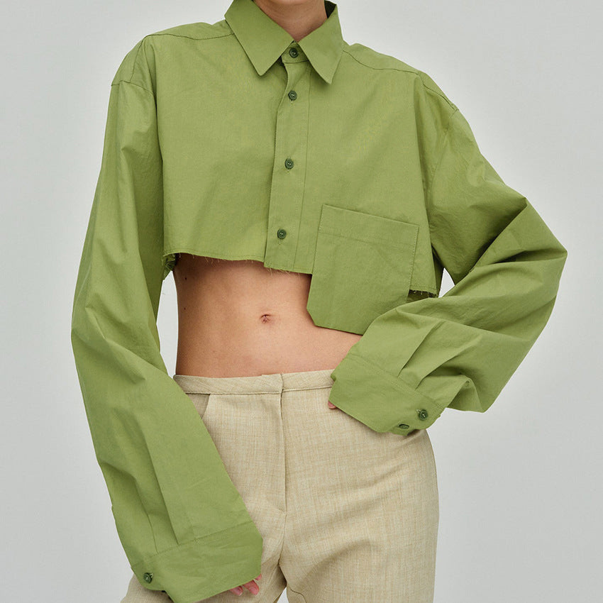 Dame Cropped Skjorte med oversized snit og praktiske knapdetaljer Stilla