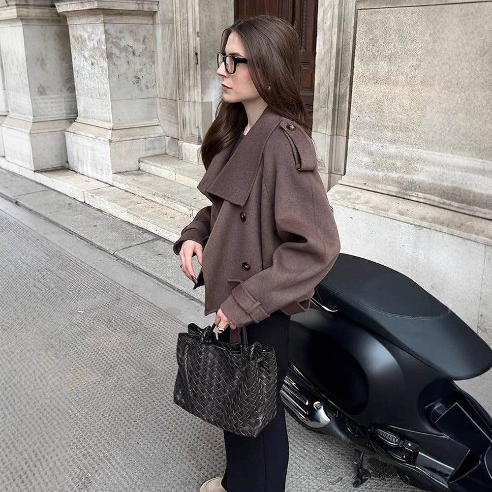 Dame afslappet oversized jakke med dobbelt knaplukning og bred revers Stilla