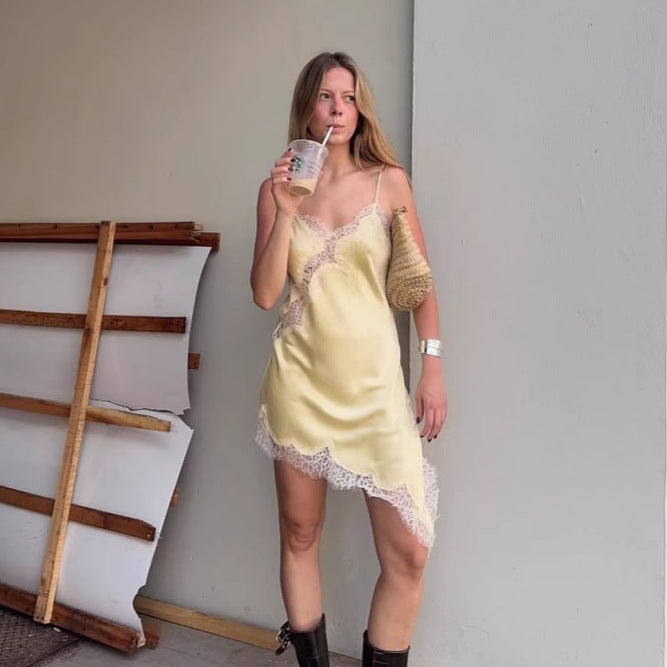 Femme Asymmetrisk Natkjole med Spidsbesætning Stilla