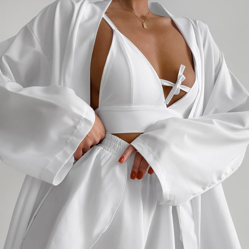 Dame afslappet og elegant sæt bestående af løstsiddende top og shorts Stilla