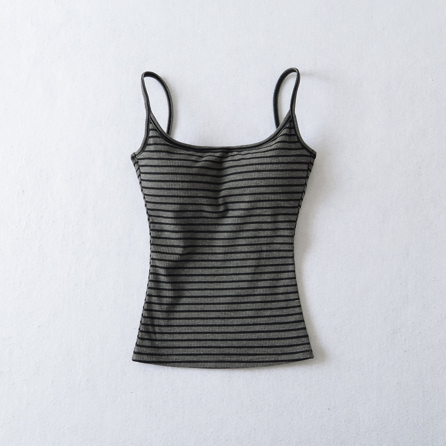 Dame afslappet Neckholder Tanktop med fine striber og elastisk pasform Stilla