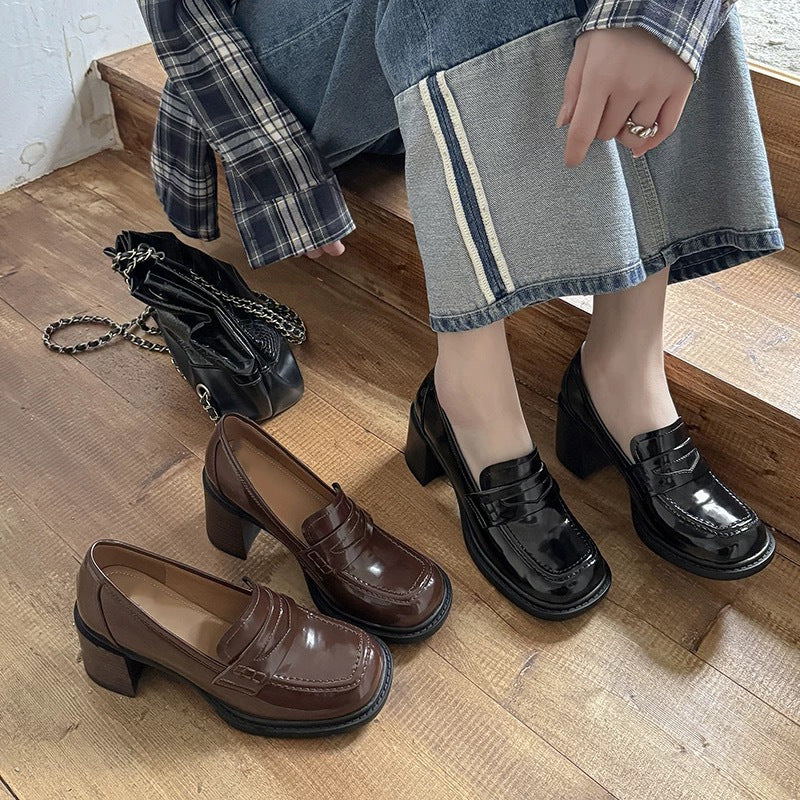 Dame elegante Loafers med højglansoverflade og komfortabel blokhæl Stilla