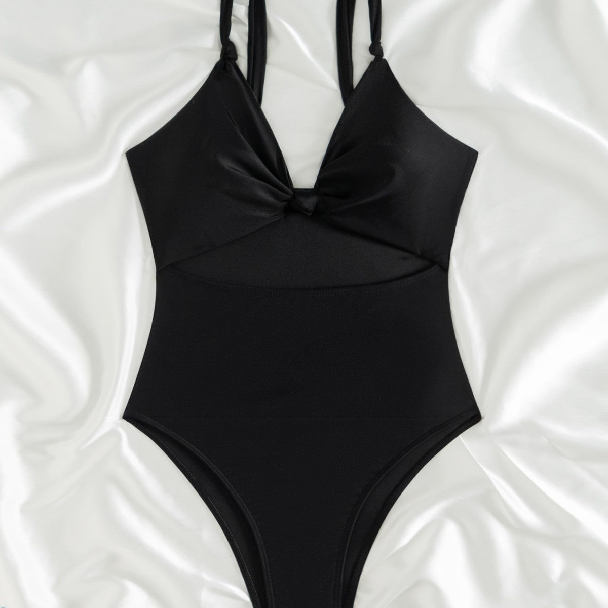 Dame Elegant Ensartet Badedragt med knudeformet design og høj benudskæring Stilla