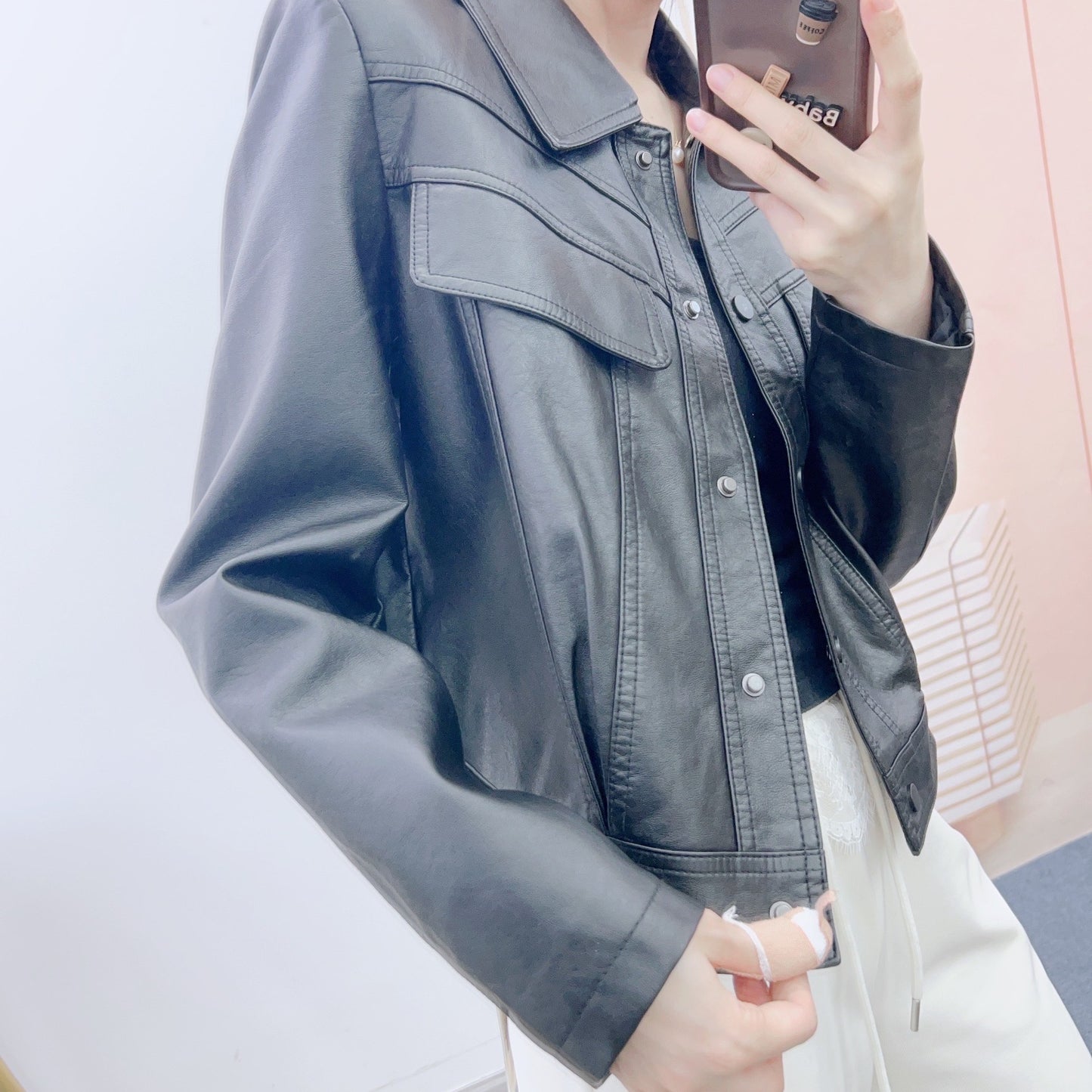 Dame denimjakke med klassisk snit og påsatte lommer Stilla