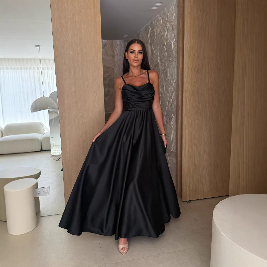 Dame Elegant aftenkjole med dyb udskæring og sidelæg Stilla