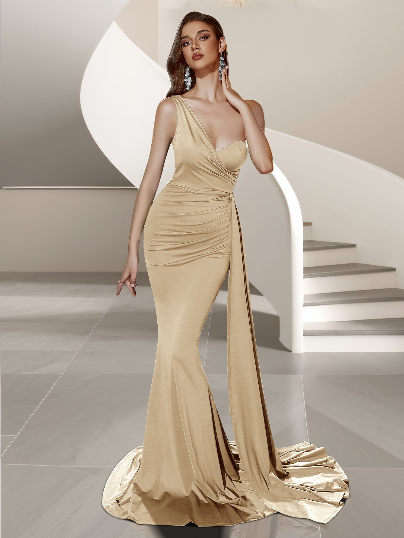 Dame Elegant aftenkjole med asymmetrisk overdel og flydende skørt Stilla