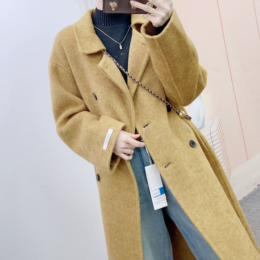 Dame Dobbelt knapbar frakke lavet af højkvalitets uldmix med elegant revers Stilla