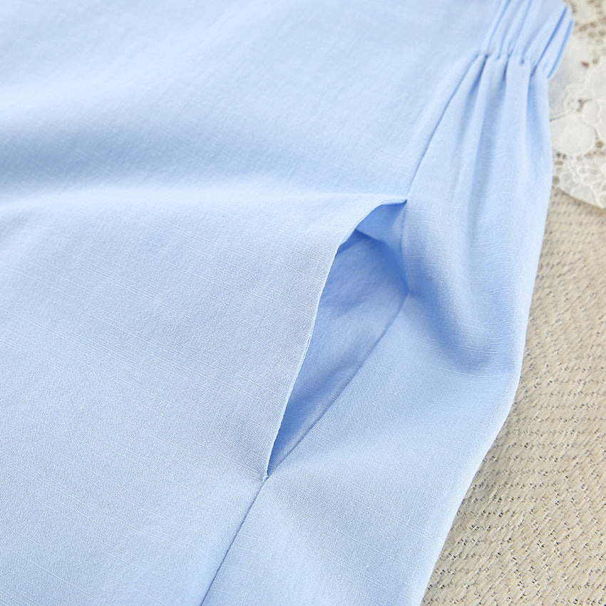 Dame afslappet sommerkjole med dyb udskæring og sidelæmmer Stilla