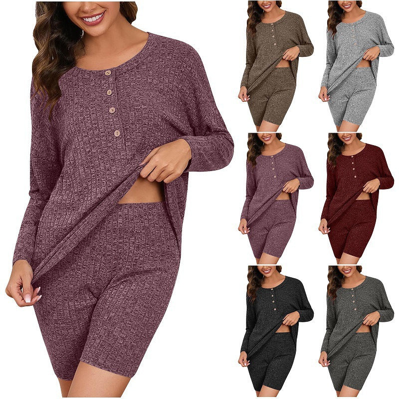 Dame afslappende pyjamasæt med knapdetalje Stilla