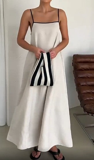 Dame afslappet maxikjole med tynde stropper og flydende snit Stilla