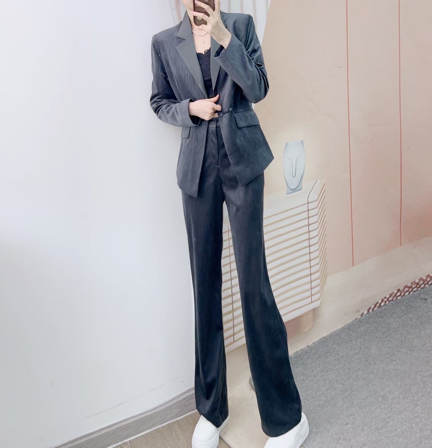 Dame Elegant Blazer-Bukser-Sæt med struktureret stof og moderne detaljer Stilla