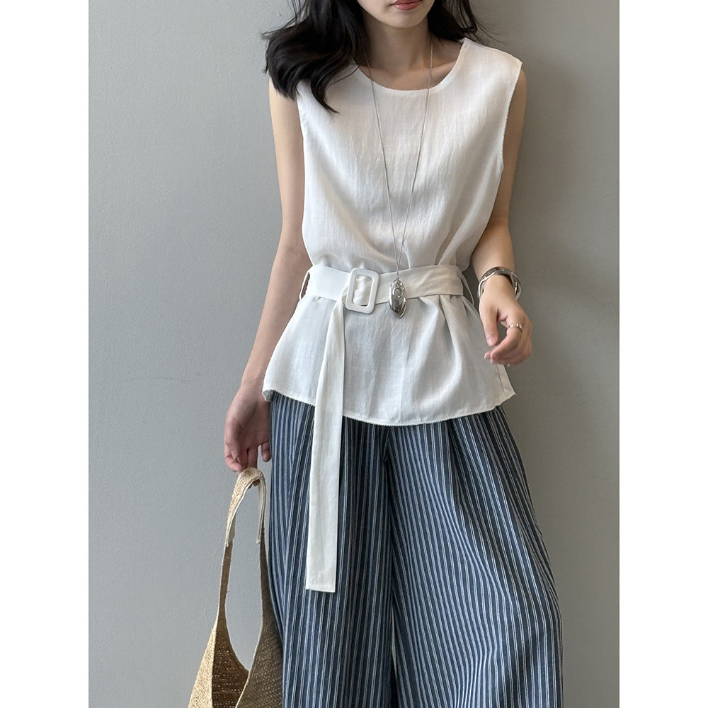 Dame afslappet indpakningsbluse lavet af højkvalitets viskose-blanding med ensfarvet design og sidelæns bindebånd Stilla