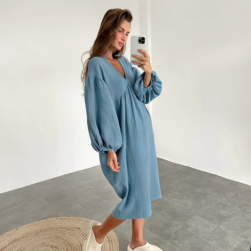 Dame afslappet midi-kjole med dyb V-udskæring og ballonformede ærmer Stilla