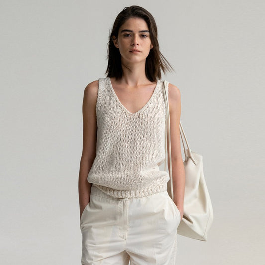 Dame design Pullunder med elegant V-hals og raffineret bomuldsstruktur Stilla