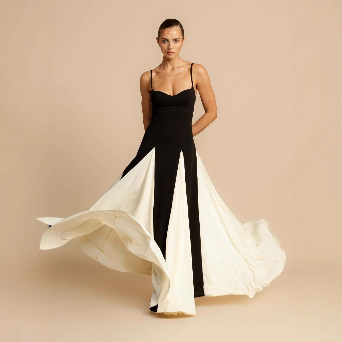 Dame Elegant Aften kjole med asymmetrisk kant og fine flæser Stilla