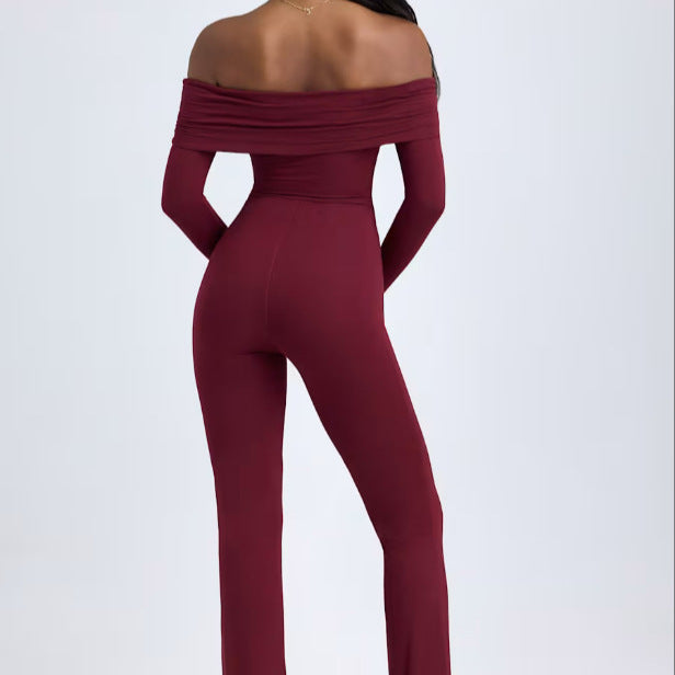 Dame jumpsuit med skulderfri design og figurskærende snit Stilla