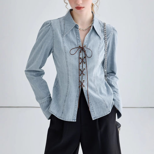 Dame Denim-bluse med historisk snørredetalje og afslappet pasform Stilla