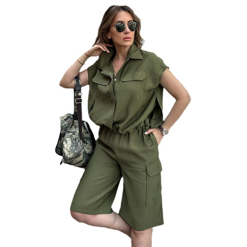 Dame mode kort jumpsuit med afslappet snit og praktiske lommer Stilla