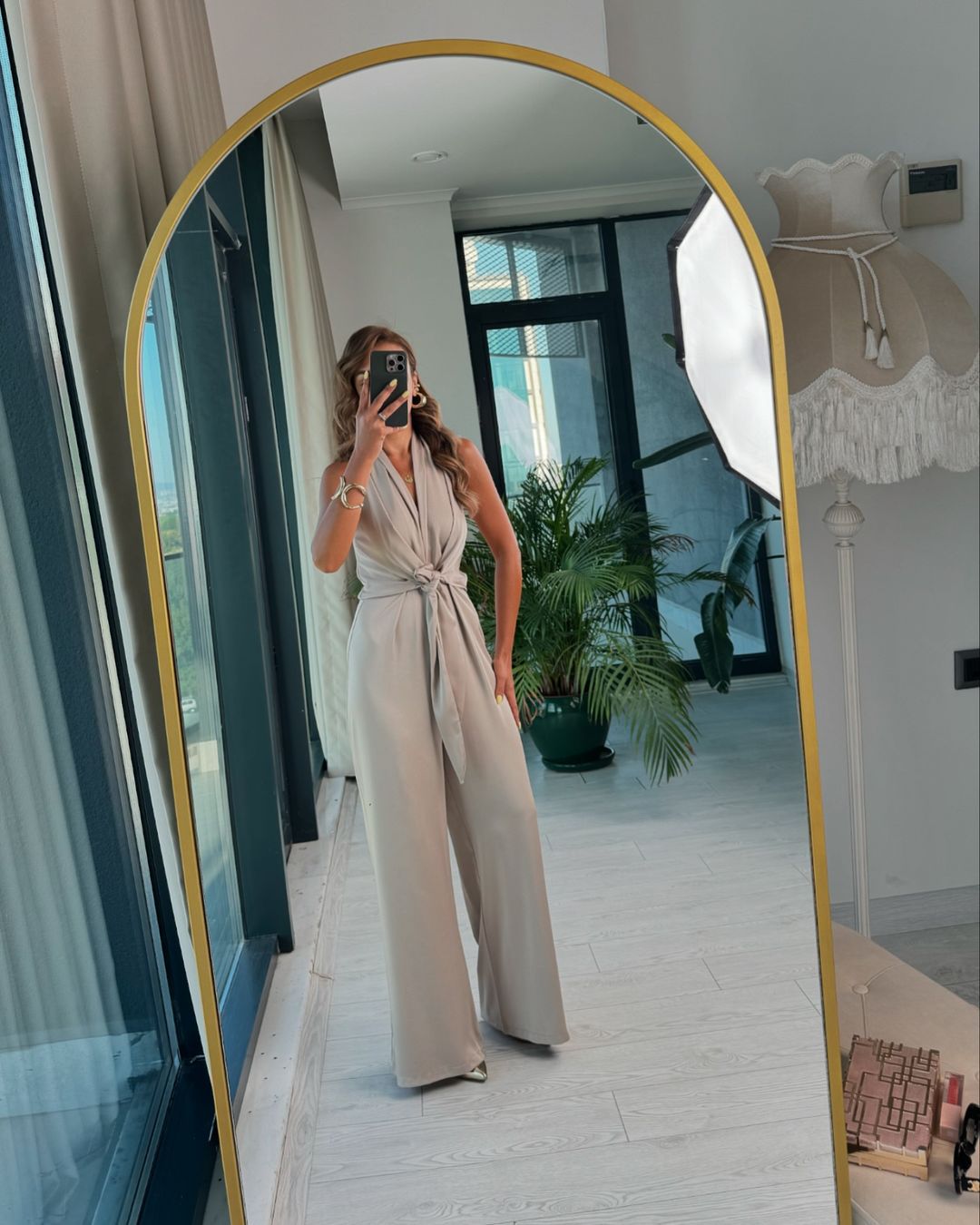 Elegant dame jumpsuit med bundet taljedetalje Stilla