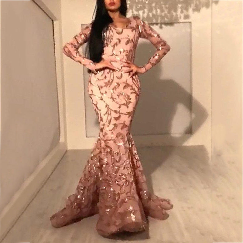 Dame Elegant aftenkjole med blanke udsmykninger og tætsiddende snit Stilla