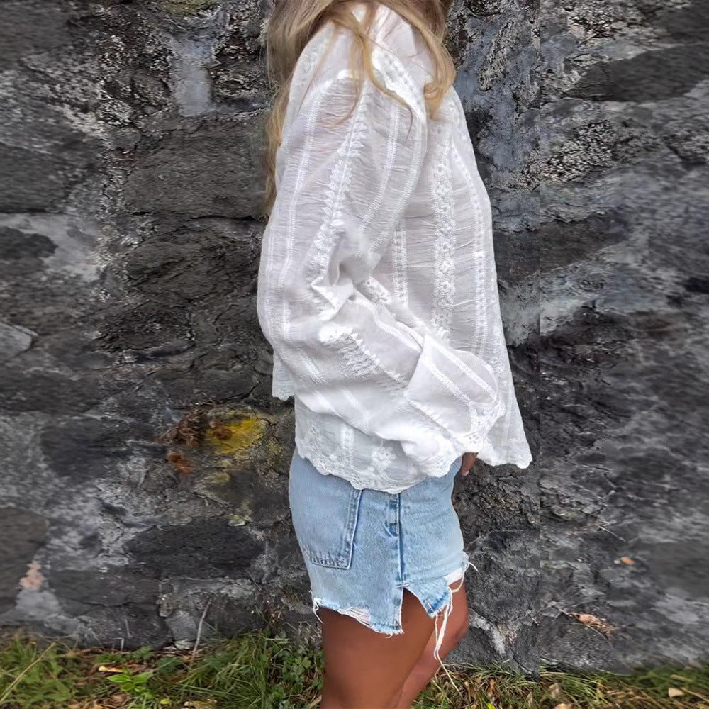 Dame elegant broderet bluse med knaplukning og lange ærmer Stilla