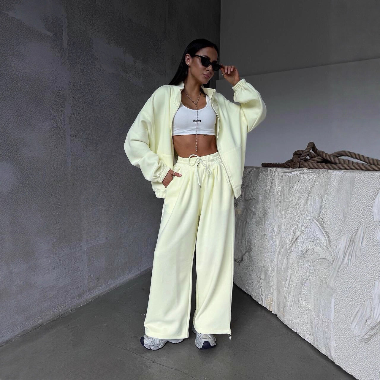 Dame afslappet fritidssæt med oversized jakke og bred talje Stilla