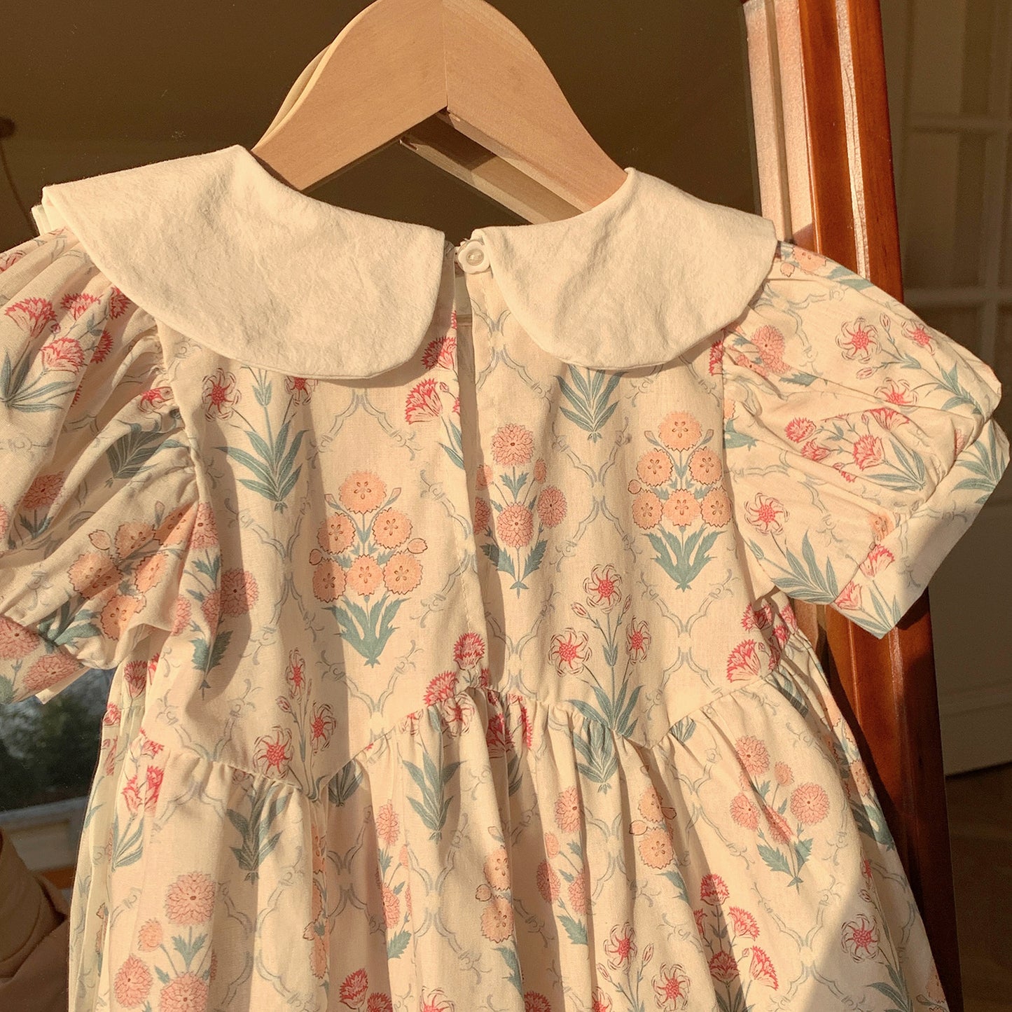 Pige Floral Print Kortærmet Kjole med Peter Pan Krave Stilla