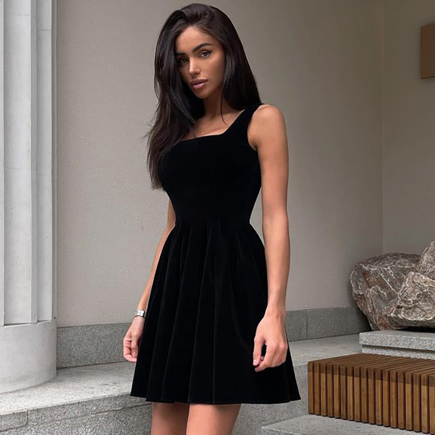 Dame A-linje kjole i blød fløjl med elegant krave og udvidet skirt Stilla