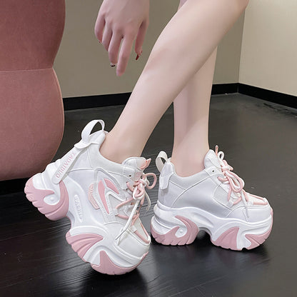 Dame Chunky Sneakers med futuristisk design og skridsikker profileret sål Stilla