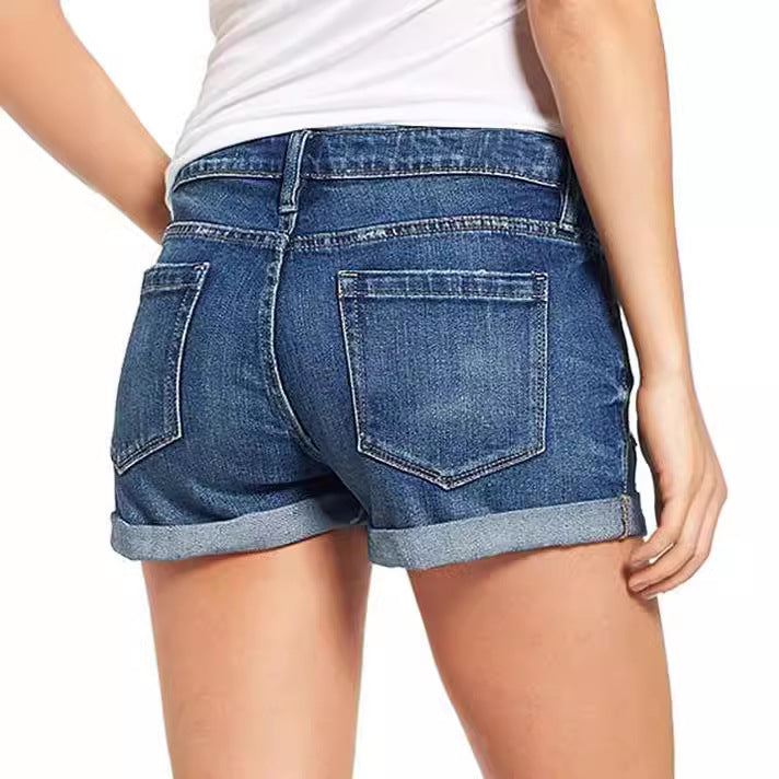 Dame Destroyed Denim-Shorts med omfoldet kant og trendy dekorationer Stilla