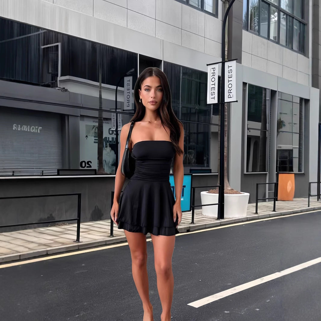 Dame Bandeau Minikjole med rynket design og flydende snit Stilla