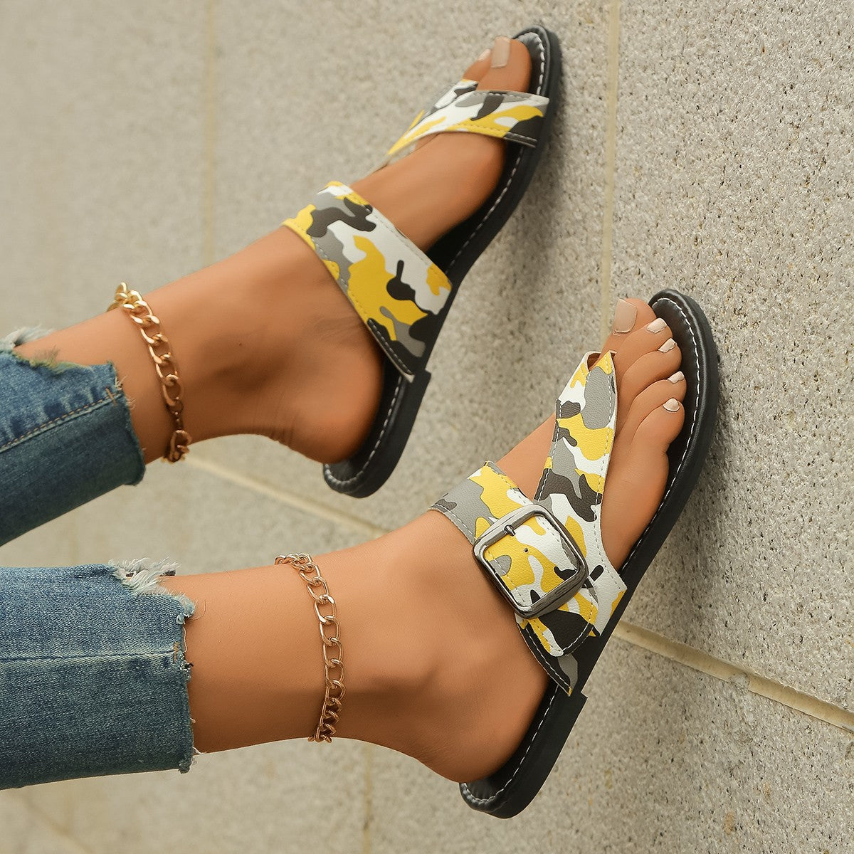 Dame åbne remsandaler med trendy camouflage-design og justerbar spænde lukning Stilla